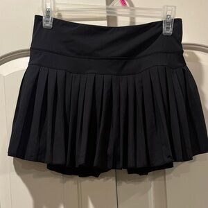 Goldhinge black sz medium skirt hardly worn with shirts underneath